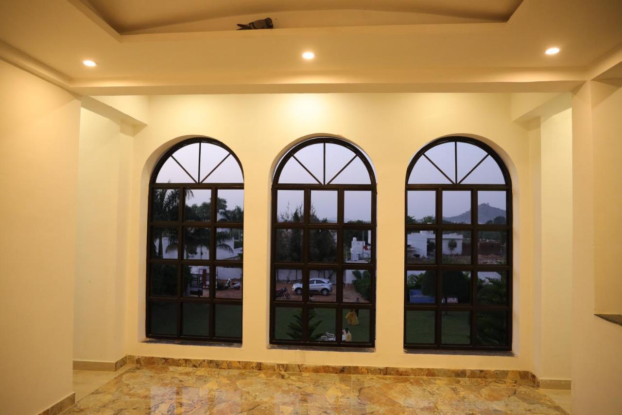 Winter Mountain Resort Pushkar Extérieur photo