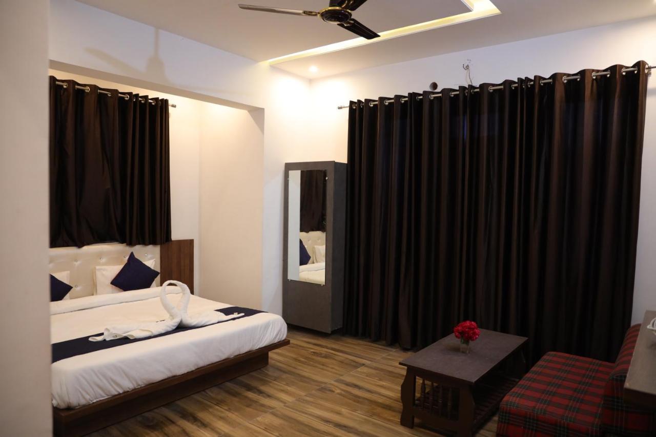 Winter Mountain Resort Pushkar Extérieur photo