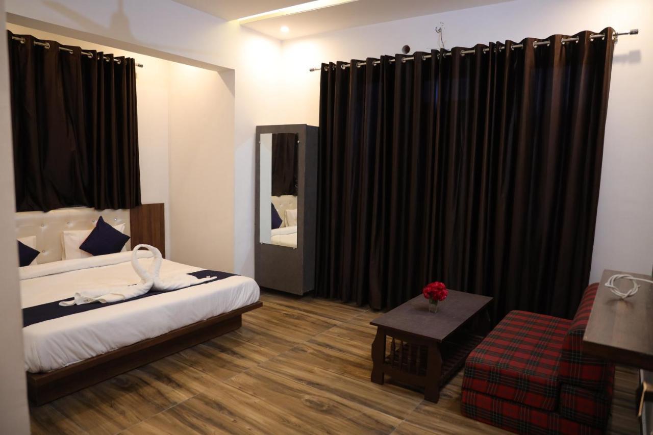 Winter Mountain Resort Pushkar Extérieur photo