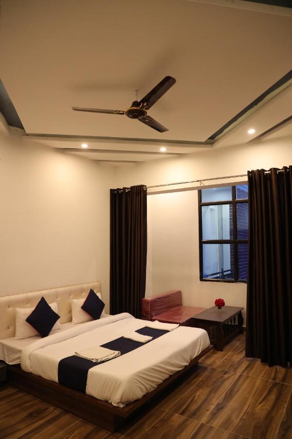 Winter Mountain Resort Pushkar Extérieur photo