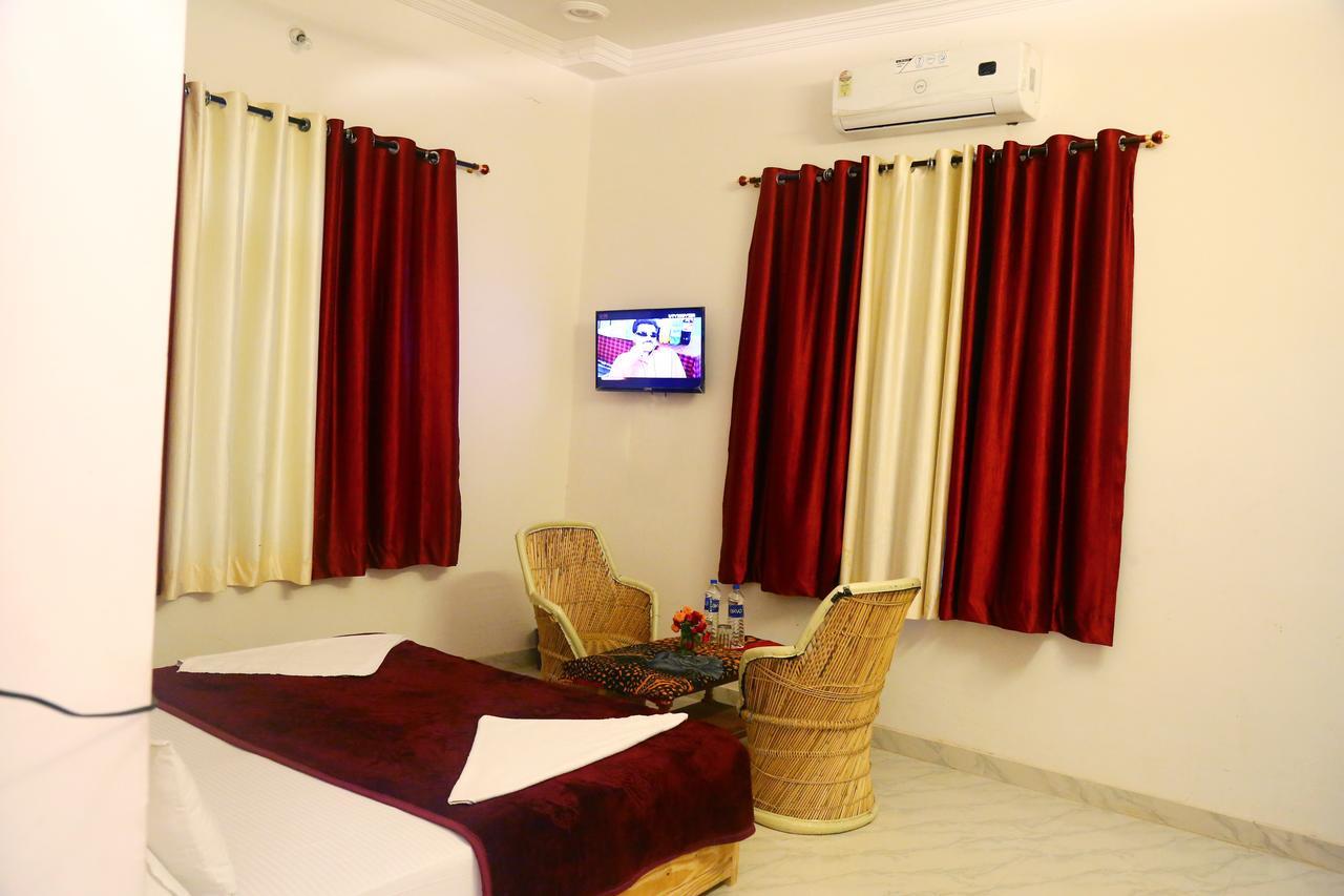 Winter Mountain Resort Pushkar Extérieur photo