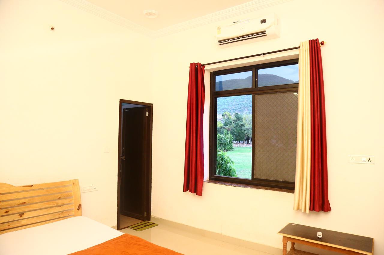 Winter Mountain Resort Pushkar Extérieur photo
