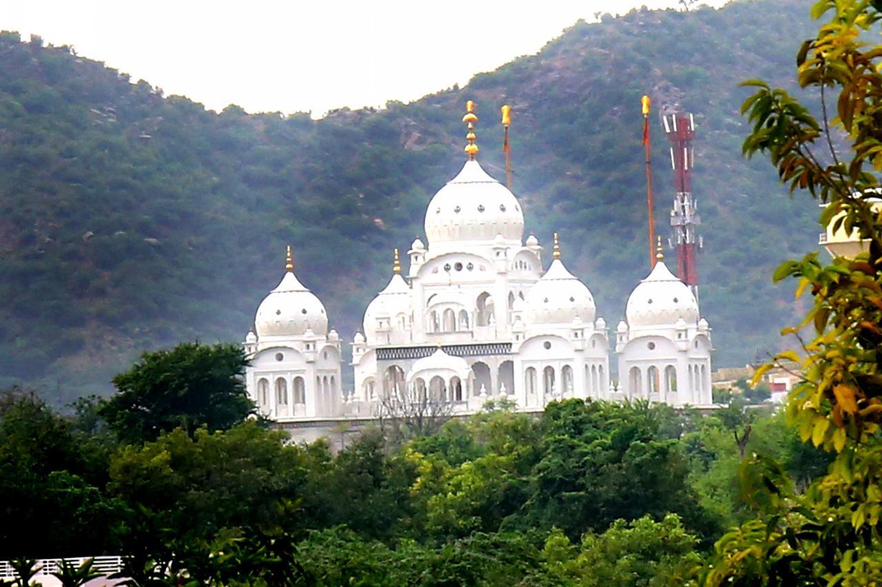 Winter Mountain Resort Pushkar Extérieur photo